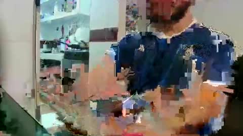 Snapshot of camiloex chatting on December 10, 10:26 pm Camilo online show from December 10, 10:26 pm