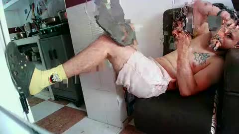 Snapshot of camiloex chatting on December 19, 7:18 pm Camilo online show from December 19, 7:18 pm