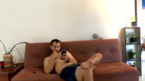 Snapshot of camiloex chatting on February 4, 7:22 pm Camilo online show from February 4, 7:22 pm