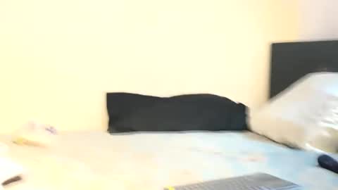 Snapshot of camiloex chatting on March 7, 2:25 am Camilo online show from March 7, 2:25 am