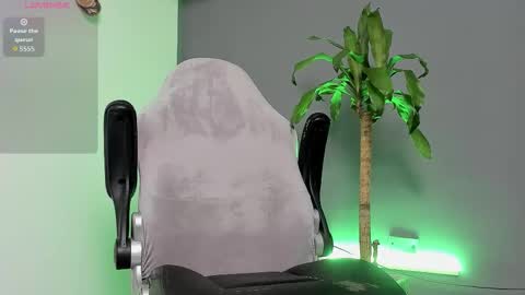 Snapshot of camilohotxx__ chatting on March 5, 2:40 am Camilo online show from March 5, 2:40 am