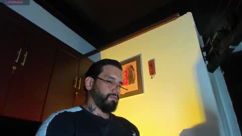 Snapshot of camilomayer chatting on February 11, 3:50 pm Camilo online show from February 11, 3:50 pm