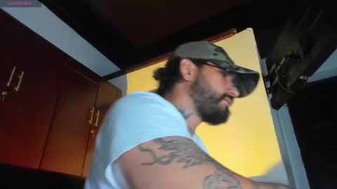 Snapshot of camilomayer chatting on February 21, 2:51 pm Camilo online show from February 21, 2:51 pm