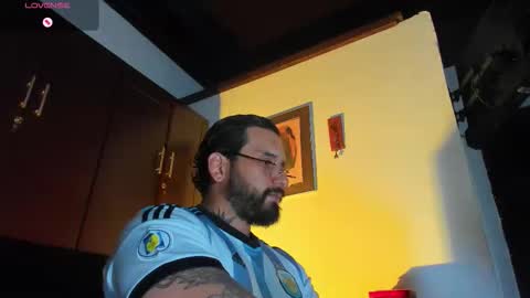 Snapshot of camilomayer chatting on February 23, 3:31 pm Camilo online show from February 23, 3:31 pm