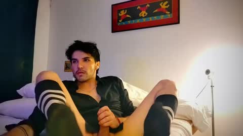 Snapshot of camilosaennz chatting on February 9, 9:16 am camilo online show from February 9, 9:16 am