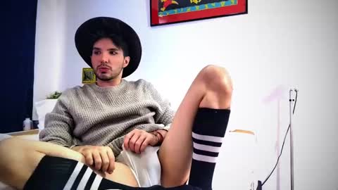 Snapshot of camilosaennz chatting on February 9, 8:13 pm camilo online show from February 9, 8:13 pm