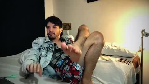 Snapshot of camilosaennz chatting on February 15, 1:10 am camilo online show from February 15, 1:10 am