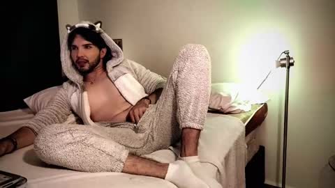 Snapshot of camilosaennz chatting on February 16, 5:37 am camilo online show from February 16, 5:37 am