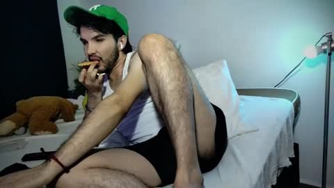 Snapshot of camilosaennz chatting on February 17, 1:04 am camilo online show from February 17, 1:04 am