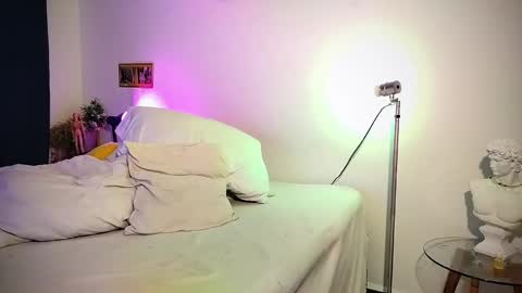 Snapshot of camilosaennz chatting on February 23, 2:07 am camilo online show from February 23, 2:07 am