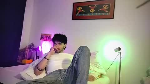 Snapshot of camilosaennz chatting on February 24, 12:41 am camilo online show from February 24, 12:41 am