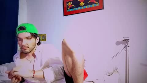 Snapshot of camilosaennz chatting on March 4, 3:33 am camilo online show from March 4, 3:33 am