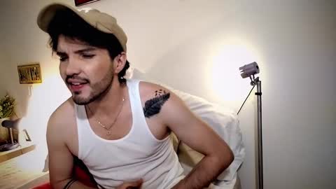 Snapshot of camilosaennz chatting on March 6, 5:24 am camilo online show from March 6, 5:24 am