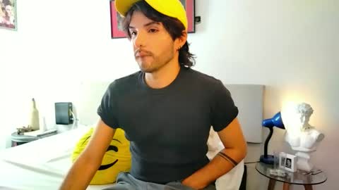 Snapshot of camilosaennz chatting on October 12, 7:13 pm camilo online show from October 12, 7:13 pm