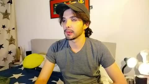 Snapshot of camilosaennz chatting on October 16, 2:34 am camilo online show from October 16, 2:34 am