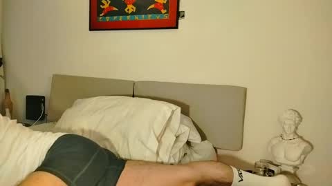 Snapshot of camilosaennz chatting on October 18, 7:09 am camilo online show from October 18, 7:09 am