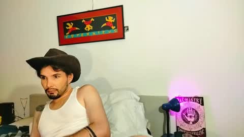 Snapshot of camilosaennz chatting on November 9, 1:26 am camilo online show from November 9, 1:26 am