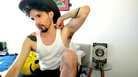 Snapshot of camilosaennz chatting on November 9, 5:00 pm camilo online show from November 9, 5:00 pm