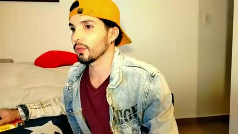 Snapshot of camilosaennz chatting on November 13, 2:10 am camilo online show from November 13, 2:10 am