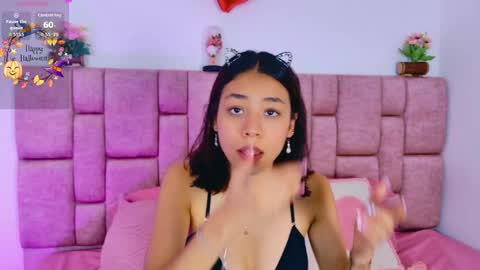 camiluxe online show from October 17, 12:19 pm