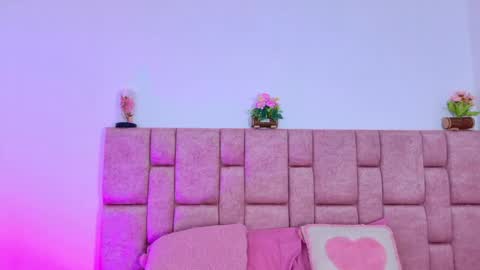 camiluxe online show from November 27, 12:51 pm