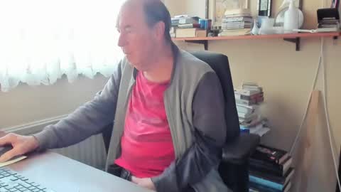 Snapshot of cammee chatting on December 7, 9:28 am Cammee online show from December 7, 9:28 am