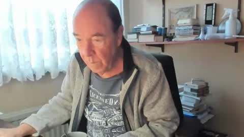 Snapshot of cammee chatting on February 13, 8:27 am Cammee online show from February 13, 8:27 am