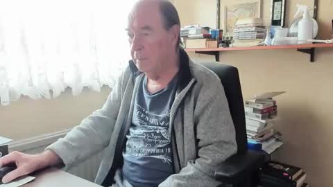 Snapshot of cammee chatting on February 16, 8:54 am Cammee online show from February 16, 8:54 am