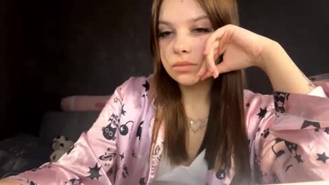 Snapshot of cammyalquicira chatting on September 24, 3:15 pm Vicky online show from September 24, 3:15 pm