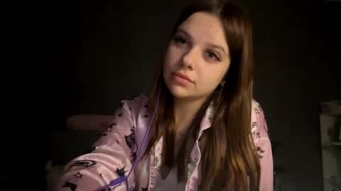 Snapshot of cammyalquicira chatting on September 25, 4:00 pm Vicky online show from September 25, 4:00 pm