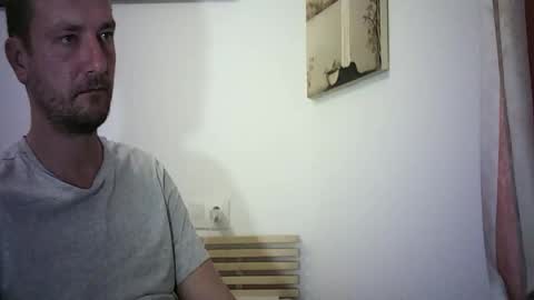 Snapshot of camx0000 chatting on December 5, 6:04 pm Mark online show from December 5, 6:04 pm