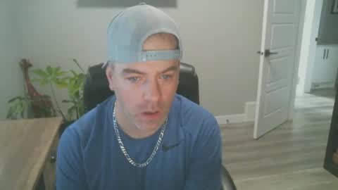 CanadianBacon6969 online show from November 17, 8:14 pm