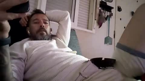 Snapshot of canary_braun chatting on February 6, 9:40 pm canary_braun online show from February 6, 9:40 pm