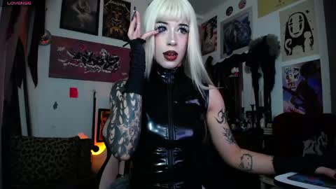 Snapshot of cancer420_ chatting on May 1, 12:54 pm Elizabeth666 online show from May 1, 12:54 pm