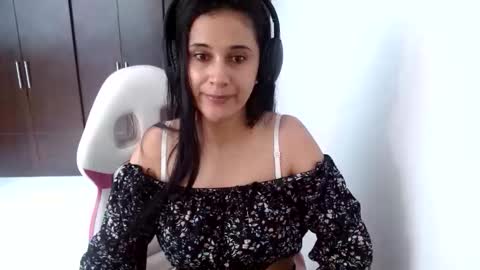 Snapshot of canddysexxx_ chatting on May 15, 7:43 pm Carolina online show from May 15, 7:43 pm