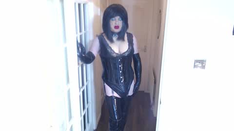 candi smokes online show from January 11, 2:33 pm