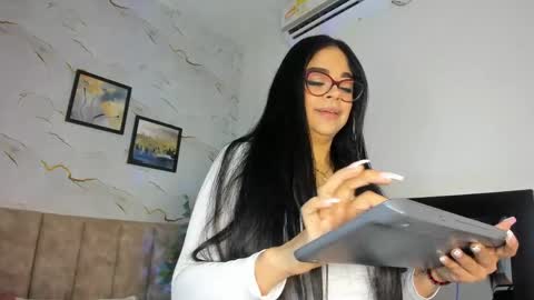 CANDICE WAYNE online show from May 30, 11:51 am