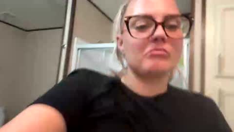 Snapshot of candicewlahna chatting on September 14, 5:17 am candicewlahna online show from September 14, 5:17 am