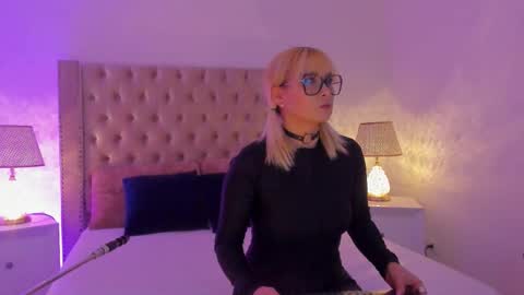 Candie  online show from January 18, 11:47 am