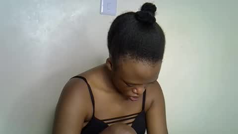 candiemaya online show from March 22, 4:49 am