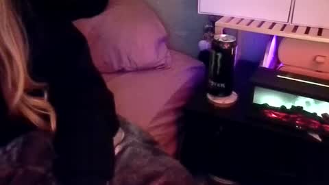 Candi online show from November 30, 1:26 pm