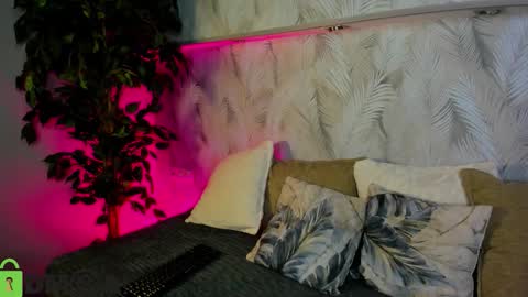 Candy online show from October 27, 1:09 am