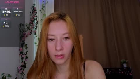 candy_flosse online show from October 9, 8:45 am