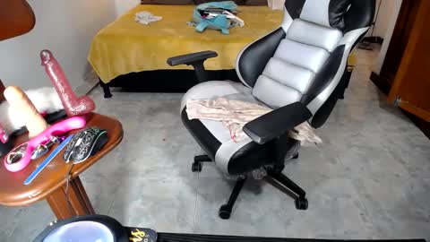 candy online show from January 8, 9:21 am