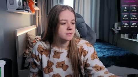 Snapshot of candy_meggie chatting on February 7, 9:37 am Megan online show from February 7, 9:37 am