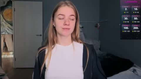 Snapshot of candy_meggie chatting on September 17, 8:16 am Megan online show from September 17, 8:16 am