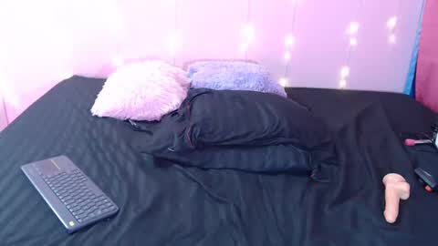 Snapshot of candy_sexx15 chatting on December 7, 4:31 am MELISSA online show from December 7, 4:31 am