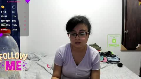 Snapshot of candy_val chatting on June 1, 6:04 am candy_val online show from June 1, 6:04 am