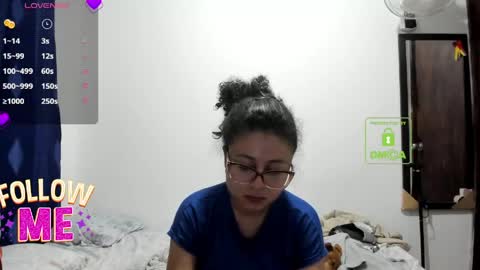 Snapshot of candy_val chatting on June 3, 5:10 am candy_val online show from June 3, 5:10 am