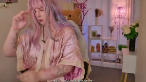 Mary online show from August 2, 1:04 am
